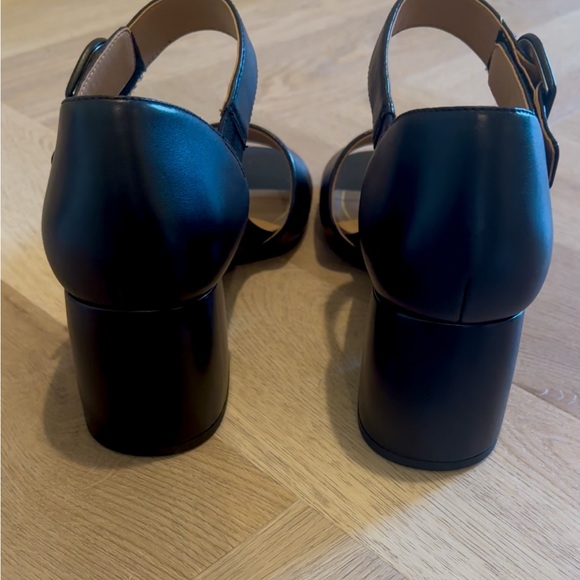 ✨ Moving SALE ✨ Vionic CHARDONNAY HEELED SANDAL - Picture 3 of 6